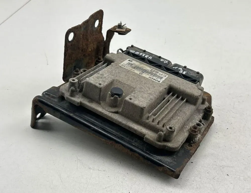 OPEL Zafira B (2005-2010) Motora vadības bloks 0281014024,55205622,1039S18743 34111836