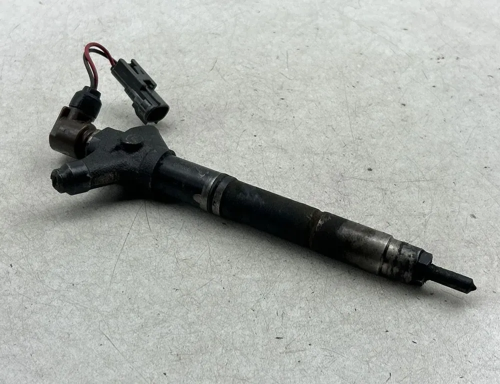 TOYOTA Avensis 2 generation (2002-2009) Degvielas sprausla 08H00609,236700R040 34116454