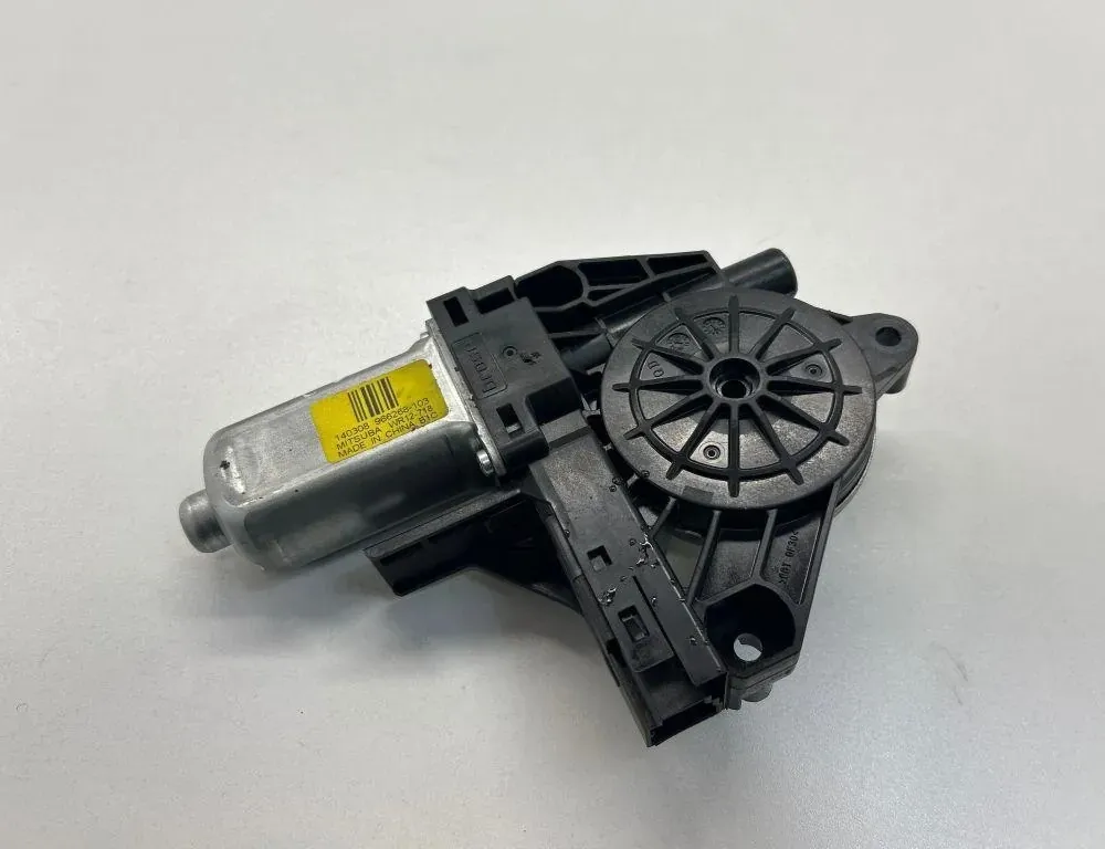 VOLVO V60 1 generation (2010-2020) Front Left Door Window Regulator Motor 966268 34083264