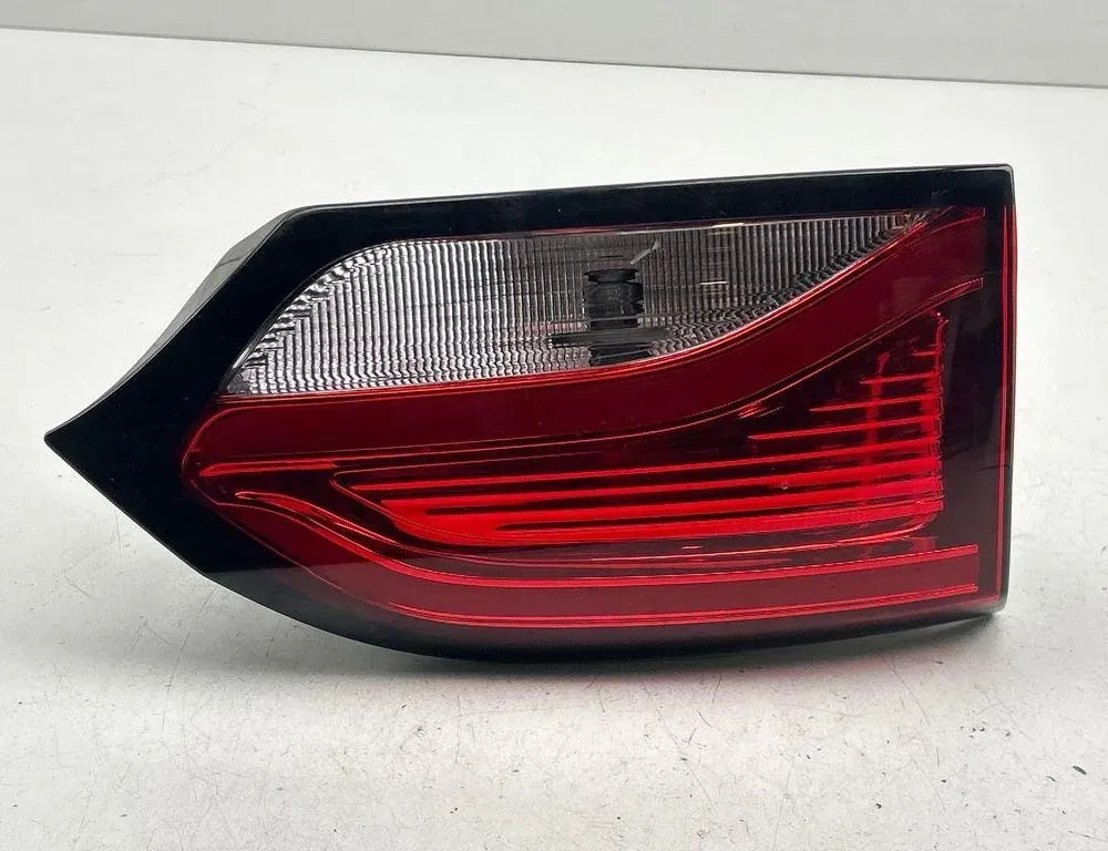 CHRYSLER Pacifica 2 generation (RU) (2016-2023) Фонарь крышки багажника левый 120616A,P68228941AE 34120393