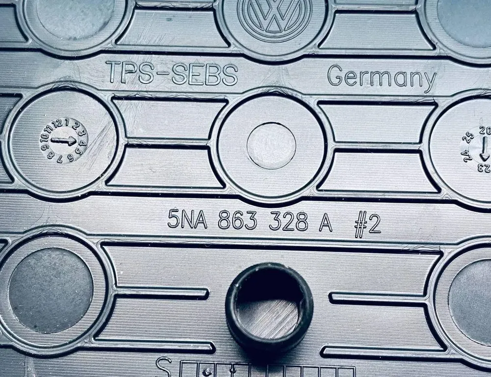 VOLKSWAGEN Tiguan 2 generation (2016-2024) Другие внутренние детали 5NA863328A 33197522