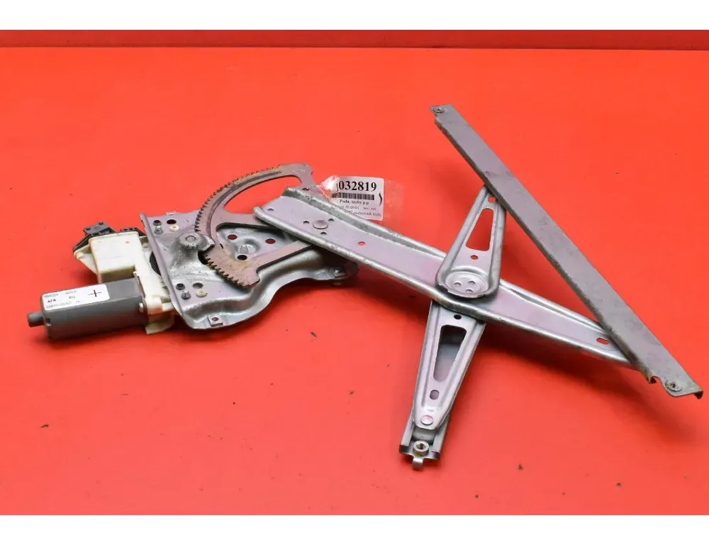 TOYOTA Avensis 2 generation (2002-2009) Priekšējo labo durvju logu pacēlājs 69810-05050 33233409