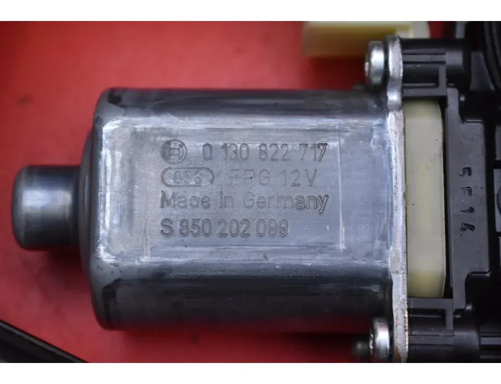 SKODA Octavia 3 generation (2013-2020) Front Left Door Window Regulator 5E0837461 33481541