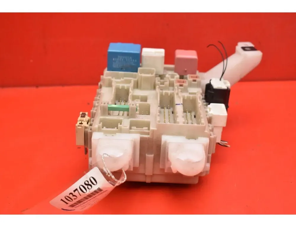 TOYOTA Corolla Verso 1 generation (2001-2009) Drošinātāju kārba 82730-0F051-C 33510878