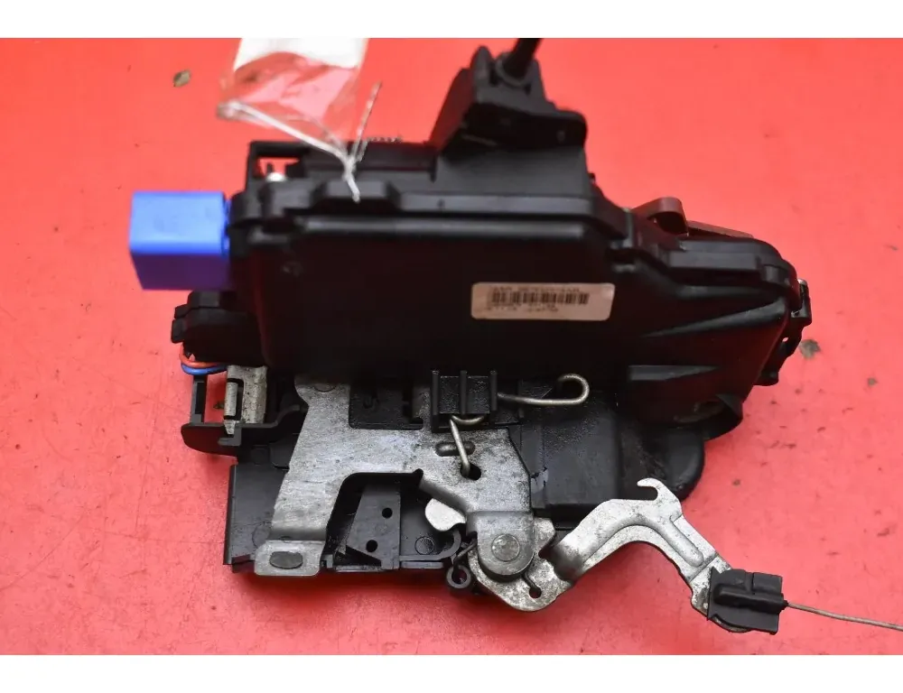 SKODA Fabia 2 generation  (2010-2014) Priekšējo kreiso durvju slēdzene 3B1837015AR 33720743