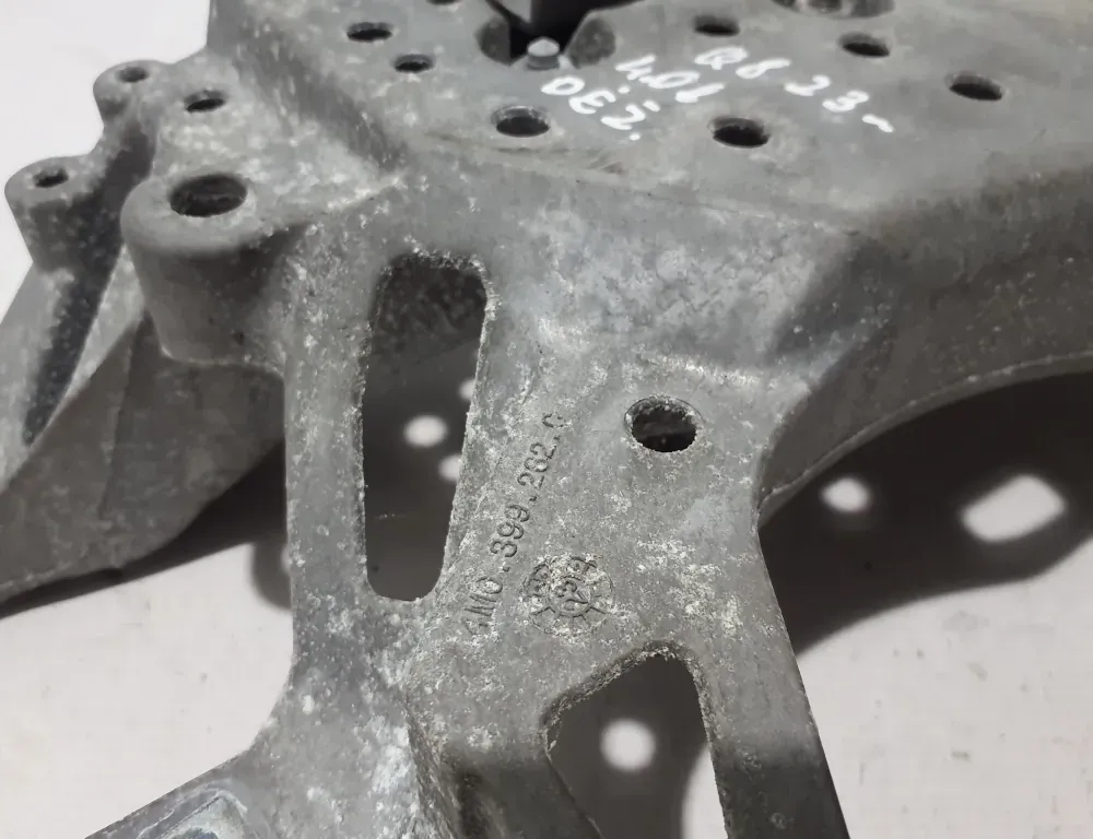 AUDI Q8 4M (2018-2024) Кронштейн крепления коробки передач 4M0399262C,4M0399118K 33595361