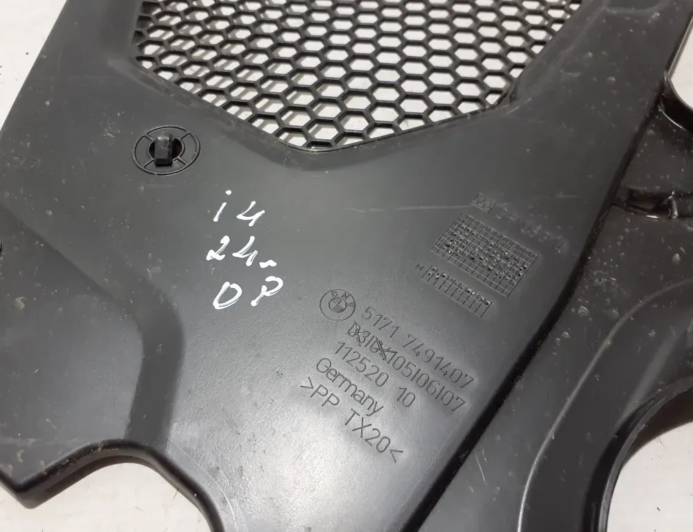 BMW i4 1 generation (2021-2024) Priekšējā stikla tīrītāja apdare / plastmasa 7491407 34354327