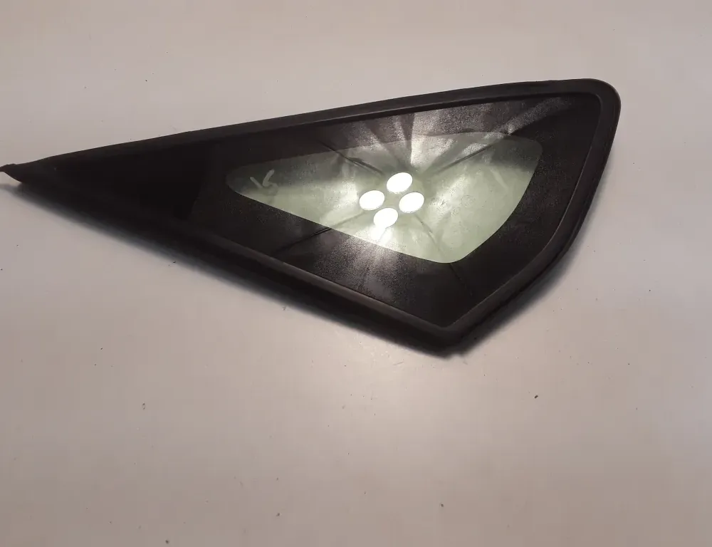 TOYOTA Prius 2 generation (XW20) (2003-2011) Переднеяя правая фортка 6211047010 33549706