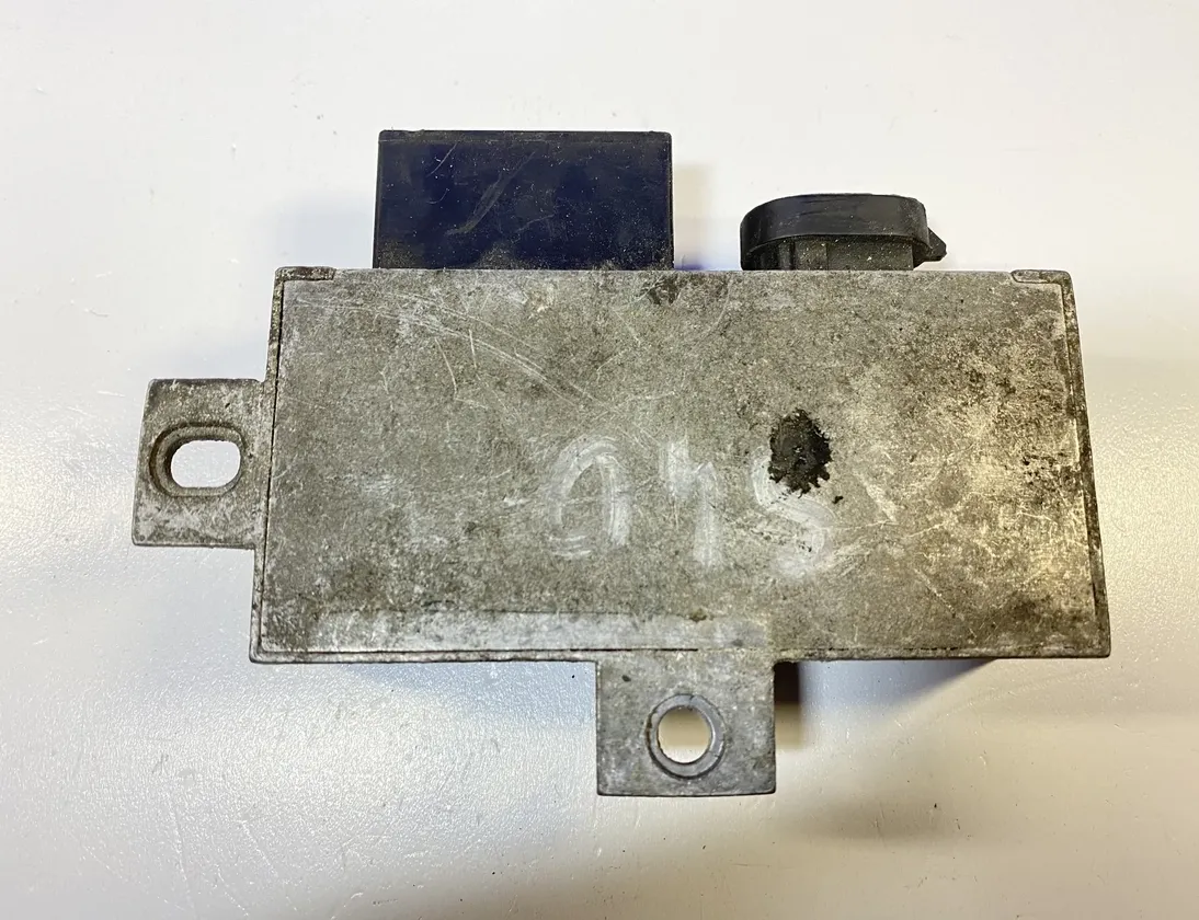 VOLVO V40 1 generation (1996-2004) Aizdedzes sveces 7700111525 10948518