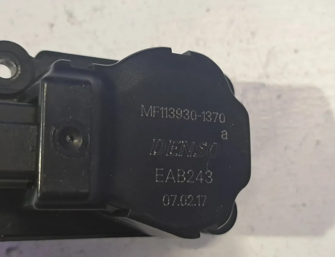 JAGUAR XE 1 generation (2014-2024) Air Conditioner Air Flow Valve Motor MF113930-1370 33134693