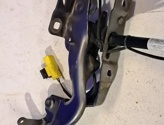 MERCEDES-BENZ CLA-Class C117 (2013-2016) Петля капота передняя правая A1179061000 33496987