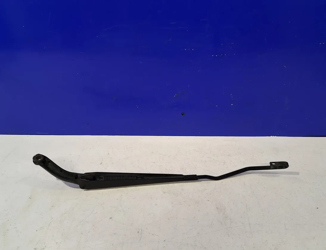 VOLVO V70 2 generation (2000-2008) Front Wiper Arms 8624243 33548436