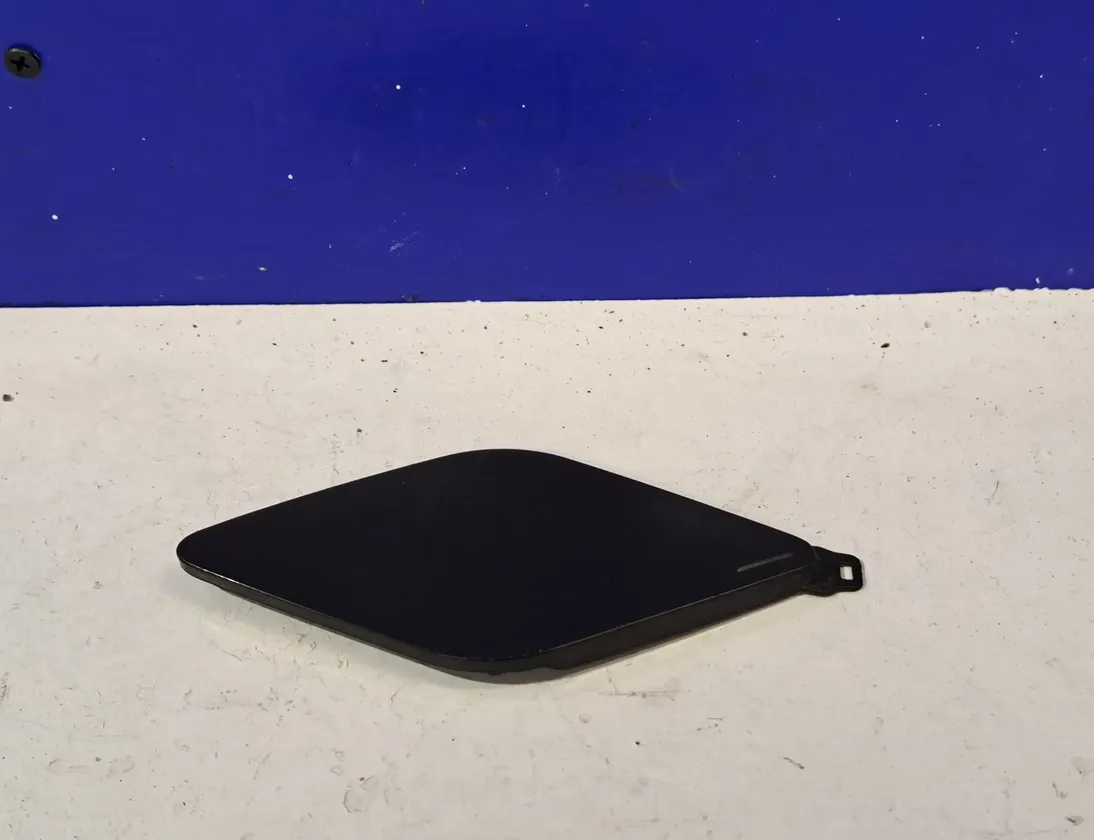 VOLVO S90 2 generation (2016-2023) Aizmugurējā bufera vilkšanas cilpas vāciņš 31383298 34355302