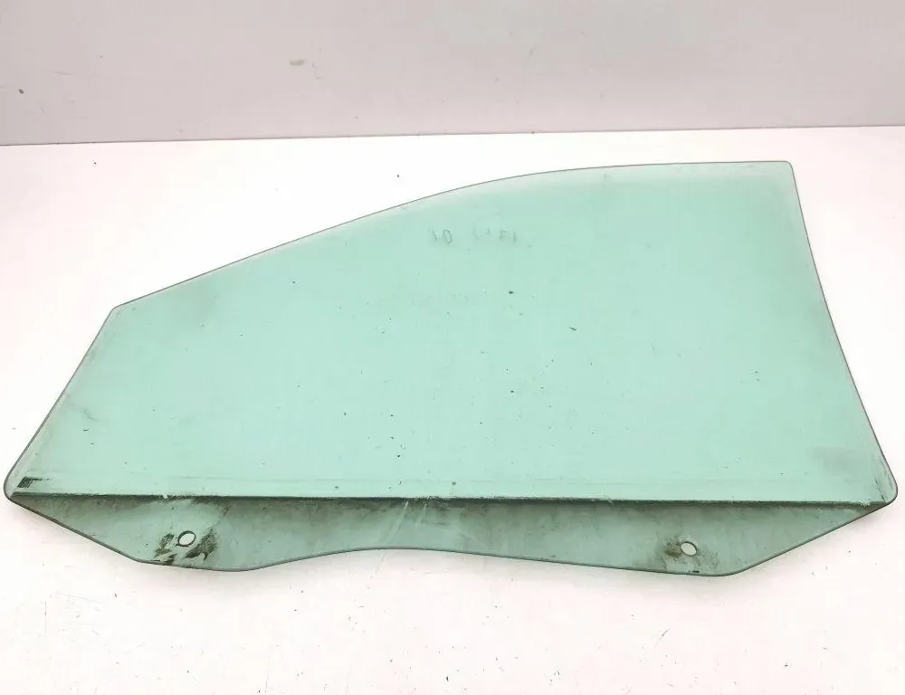 CHRYSLER Voyager 5 generation (2007-2020) Front Right Door Glass 33355209