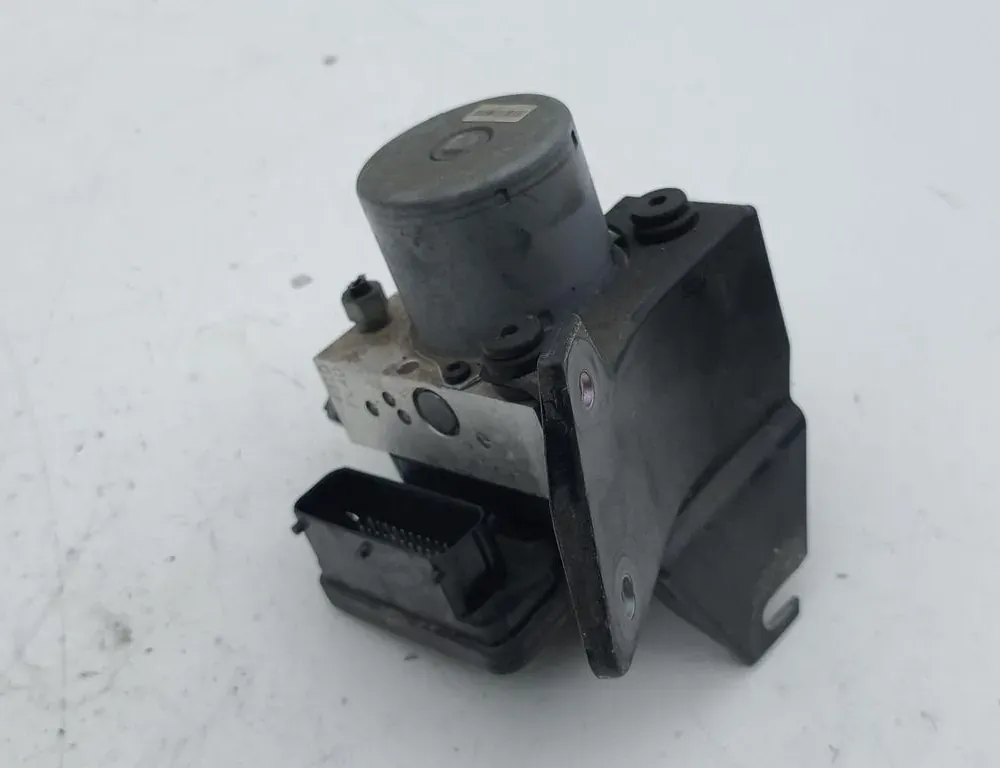 CHEVROLET Trax 1 generation (2013-2022) Абс блок 688250455 33517771