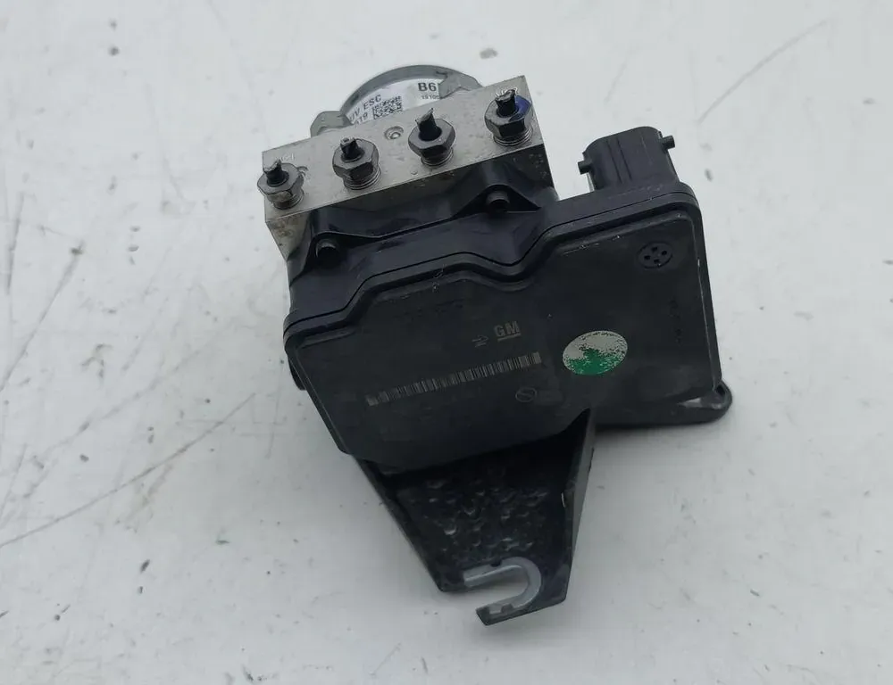 CHEVROLET Trax 1 generation (2013-2022) Абс блок 688250455 33517771