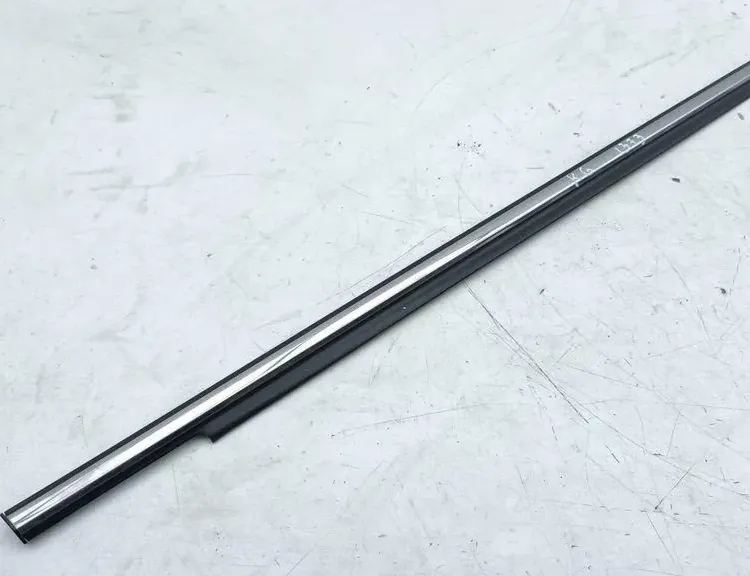 CITROËN C-Crosser 1 generation (2007-2013) Стеклоуплотнитель задней левой двери 33595892