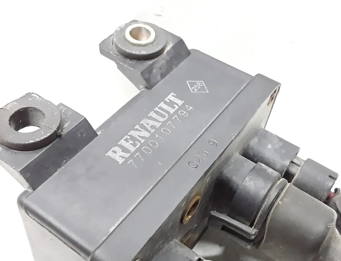 VOLVO S40 1 generation (1996-2004) Aizdedzes sveces 7700107794 23603811