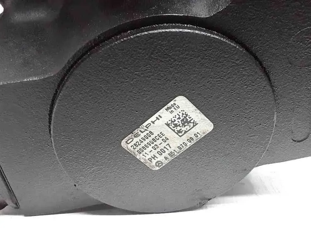 MERCEDES-BENZ C-Class W204/S204/C204 (2004-2015) Degvielas iesmidzināšanas komplekts A6510700901,A6510700495,A6510700587,A6510703081,A6510700132 32670419