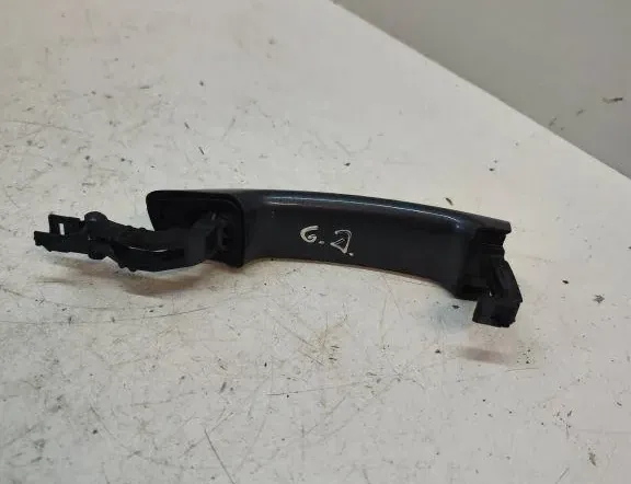 AUDI A3 8V (2012-2020) Aizmugurējo labo durvju ārējais rokturis 8v0837206a 33327984