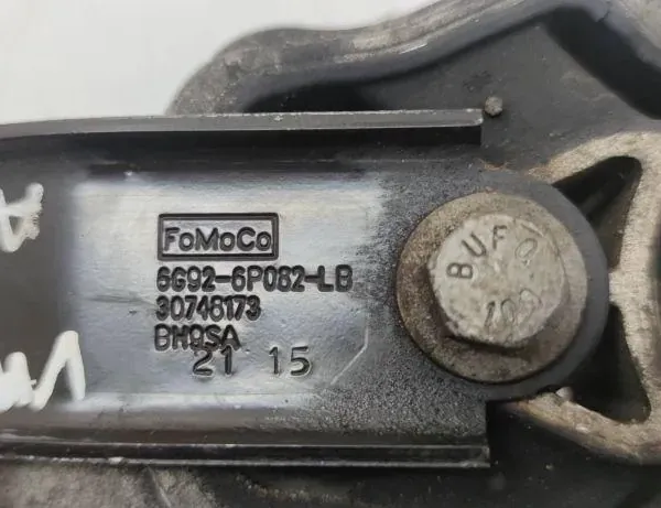 VOLVO V70 2 generation (2000-2008) Front engine mount 30748173 33328340