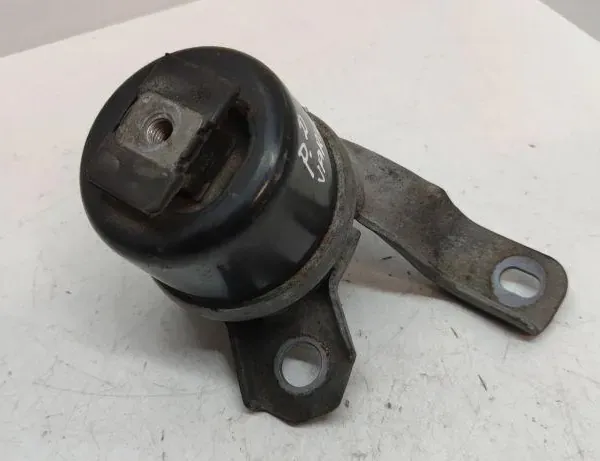 VOLVO V70 2 generation (2000-2008) Передняя подушка двигателя 31330135 33328356