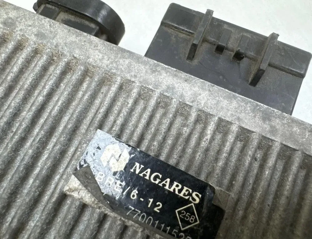 RENAULT Megane 1 generation (1995-2003) Aizdedzes sveces 7700111525 31361543