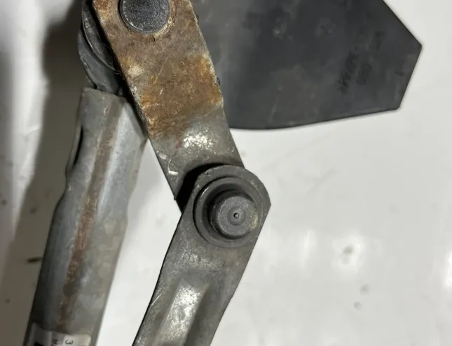 OPEL Astra H (2004-2014) Priekšējā stikla tīrītāja mehānisms 13111211 33564096