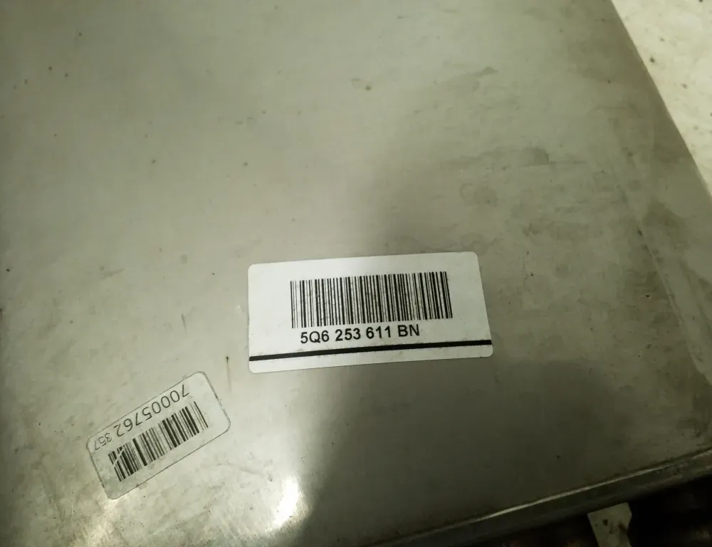 VOLKSWAGEN T-Roc 1 generation (2017-2024) Глушитель 5Q6253611BN 33205243