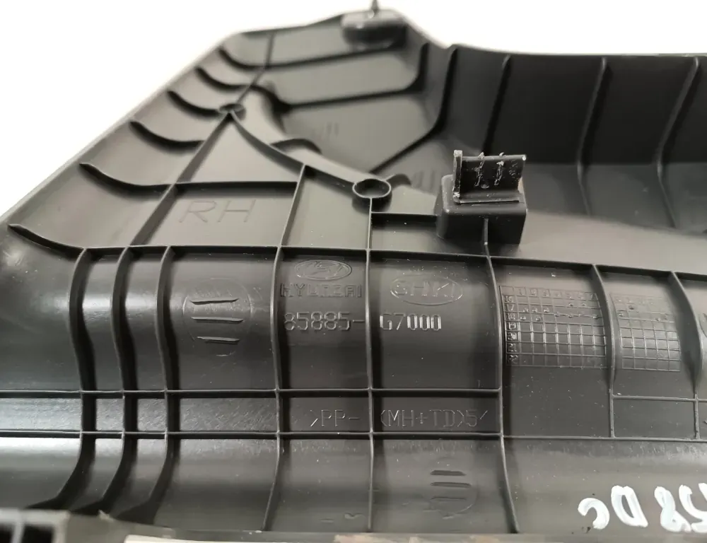 HYUNDAI Ioniq AE (2016-2023) Отделка заднего правого порога 85885G7000 33497463