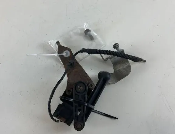 BMW 4 Series F32/F33/F36 (2013-2020) Датчик уровня спереди справа 6870000,ABE52152 33269707