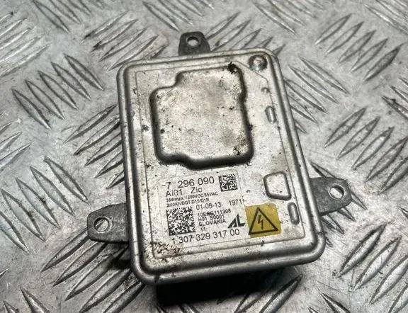 BMW 3 Series F30/F31 (2011-2020) Блок розжига ксенона 7296090 33385389