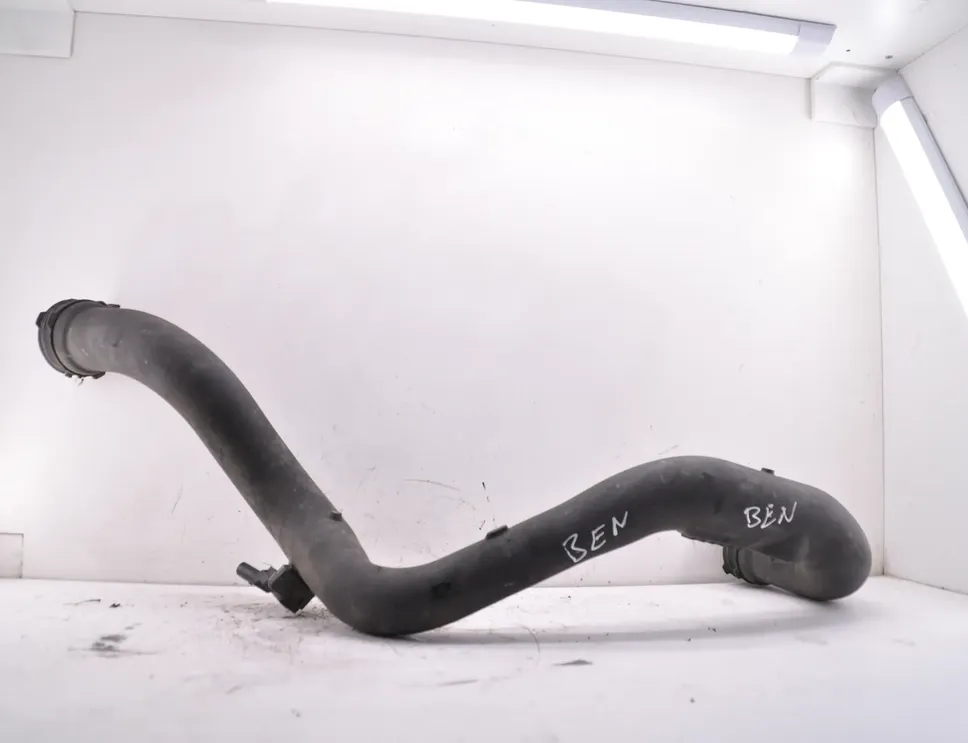 AUDI A4 B8/8K (2011-2016) шланг радиатора интеркулера 8K0145673 33606129