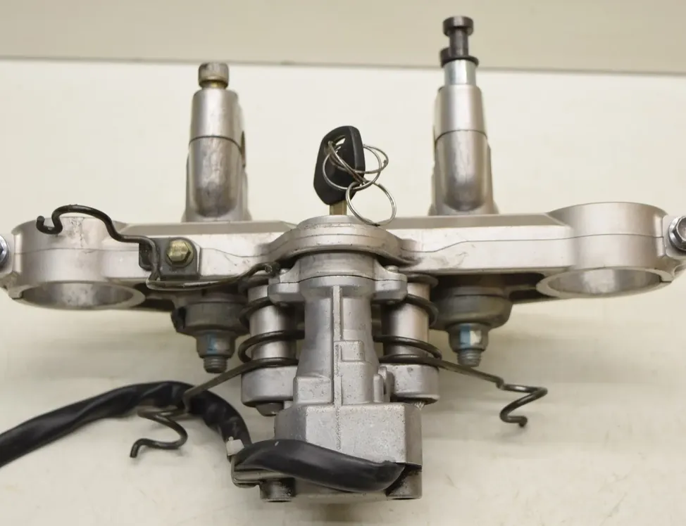 SUZUKI DL Aizdedzes atslēgas / ECU komplekts 33154342