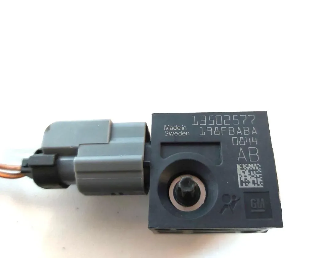 OPEL Zafira C (2012-2016) Priekšējais kreisais trieciena sensors 13502577 30152586