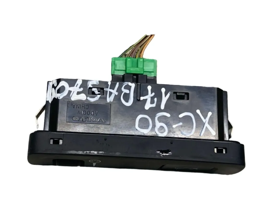 VOLVO XC90 1 generation (2002-2014) Aizmugurējā vāka atvēršanas poga P31376510 30154304