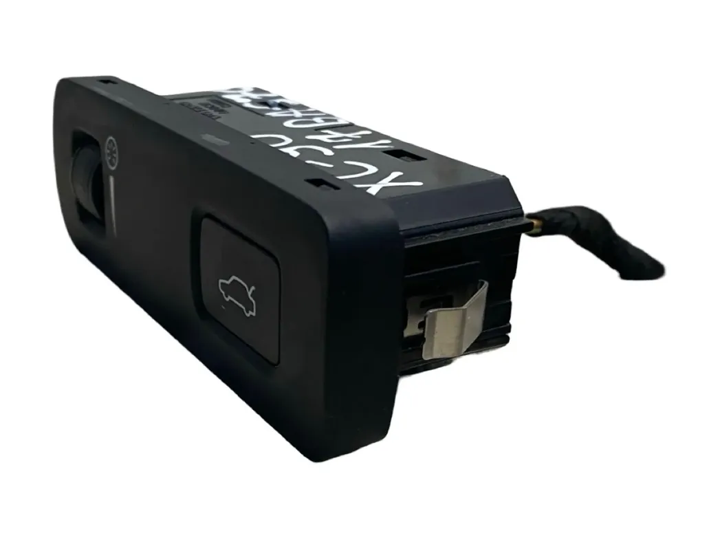 VOLVO XC90 1 generation (2002-2014) Aizmugurējā vāka atvēršanas poga P31376510 30154304