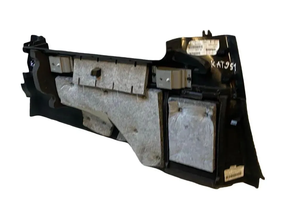 VOLVO XC70 2 generation (2000-2007) Kreisās puses bagāžnieka apdare 39800502 33470563