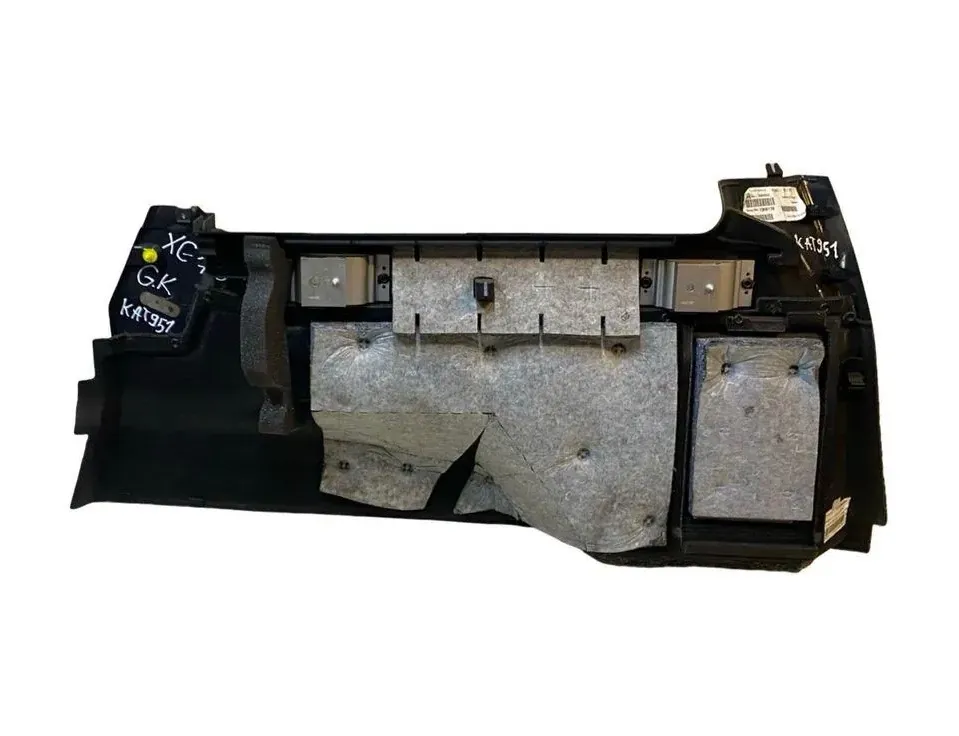 VOLVO XC70 2 generation (2000-2007) Kreisās puses bagāžnieka apdare 39800502 33470563