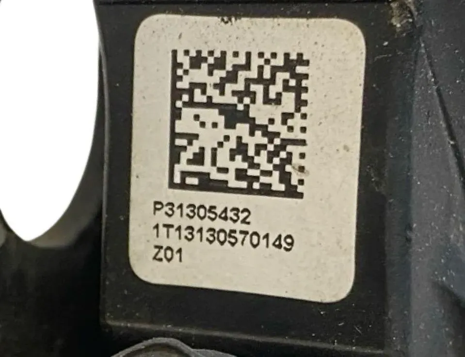 VOLVO XC70 3 generation (2007-2020) Priekšējā labā dzinēja pārsega eņģe 31385072 33511519