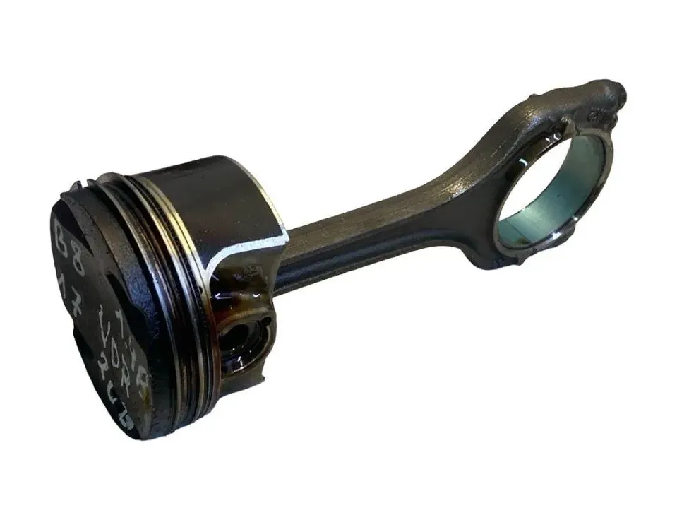 VOLKSWAGEN Passat B8 (2014-2023) Поршень 04EBD 33576307