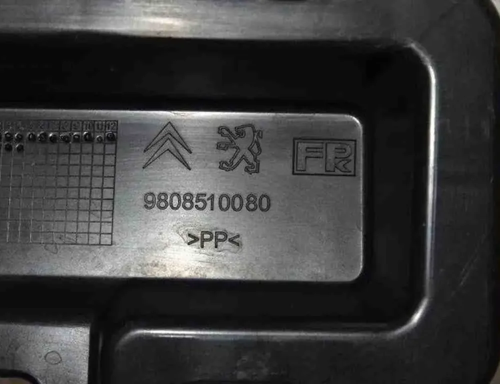 CITROËN C3 Picasso 1 generation (2008-2016) Aizmugurējā labā bampera stiprinājums 9808510080 32483432