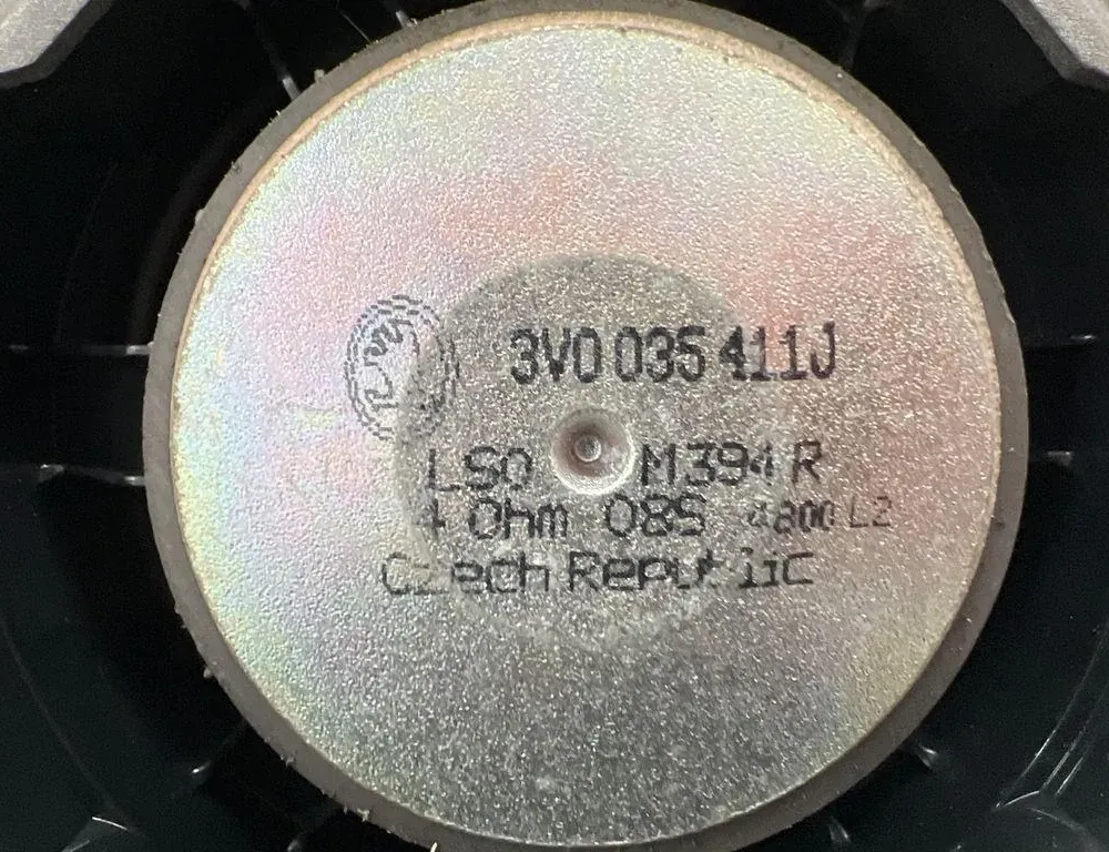 SKODA Superb 1 generation (2001-2008) Передн. пр. колонка в двери 3V0035411J 33553948