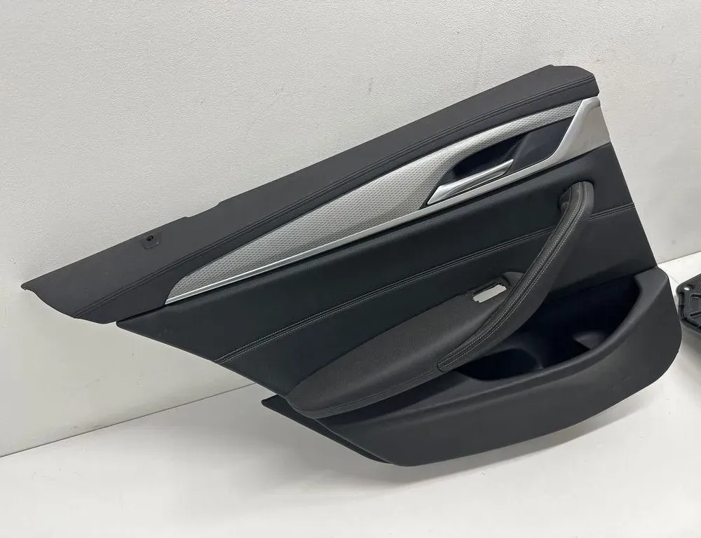 BMW 5 Series G30/G31 (2016-2023) Обшивка двери задней левой стороны 33595936