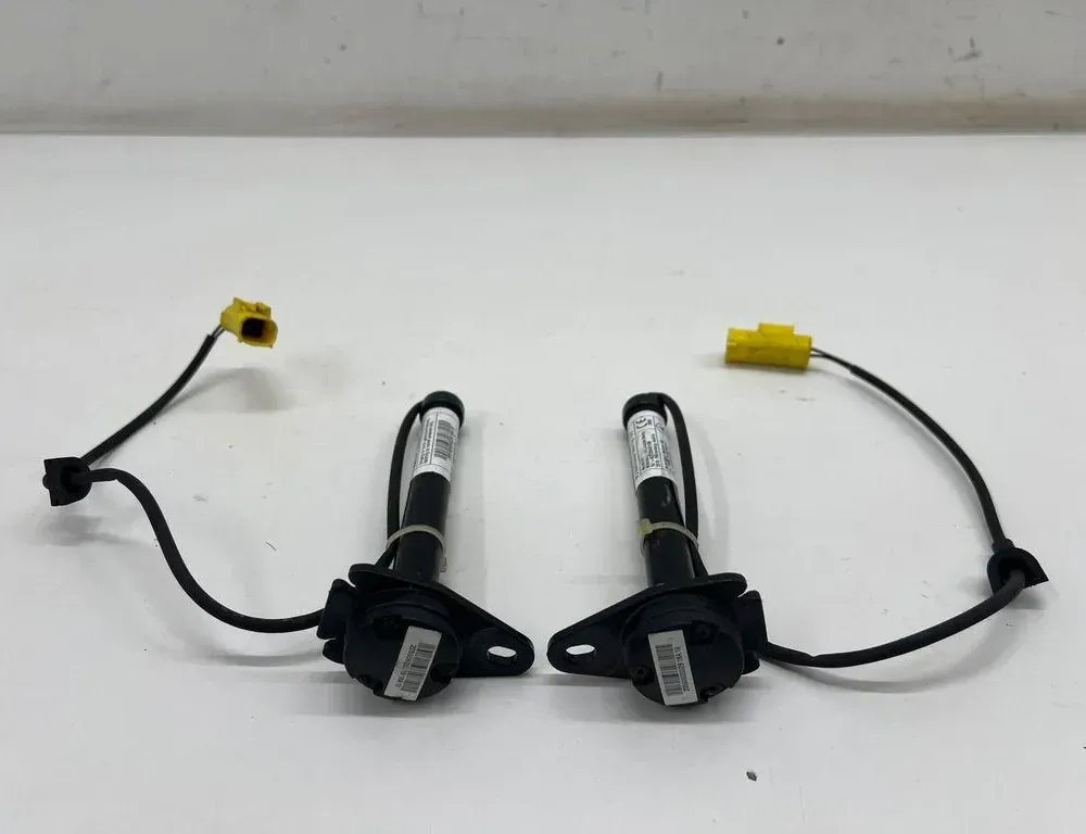 MERCEDES-BENZ C-Class W205/S205/C205 (2014-2023) Петля капота A2059060002 33899795