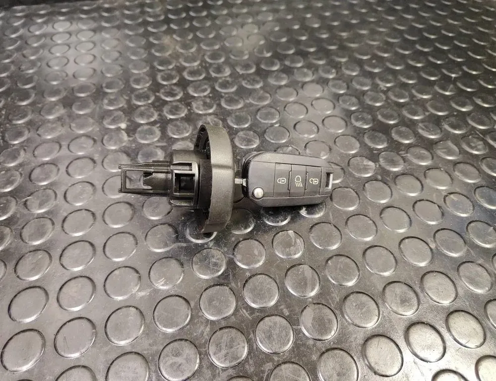 PEUGEOT 308 T9 (2013-2021) Крышка топливного бака 9674001080,10014390100 33171783