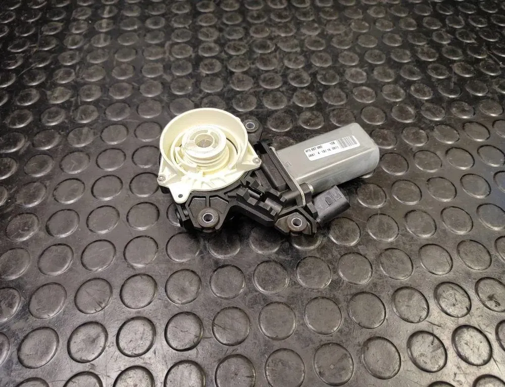 AUDI A8 D2/4D (1994-2002) Rear Right Door Soft Close Unit 4F0837060 33172753