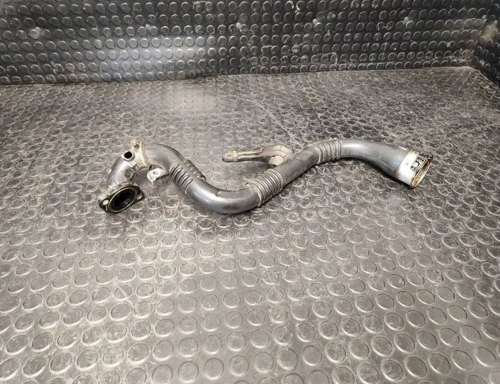 RENAULT Captur 1 generation (2013-2019) шланг радиатора интеркулера 104951A 33174732