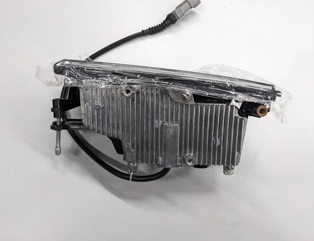 SCANIA S - series (2016-present) Противотуманка бампера передняя правая 2552715,2625706,Ip1117 33496482