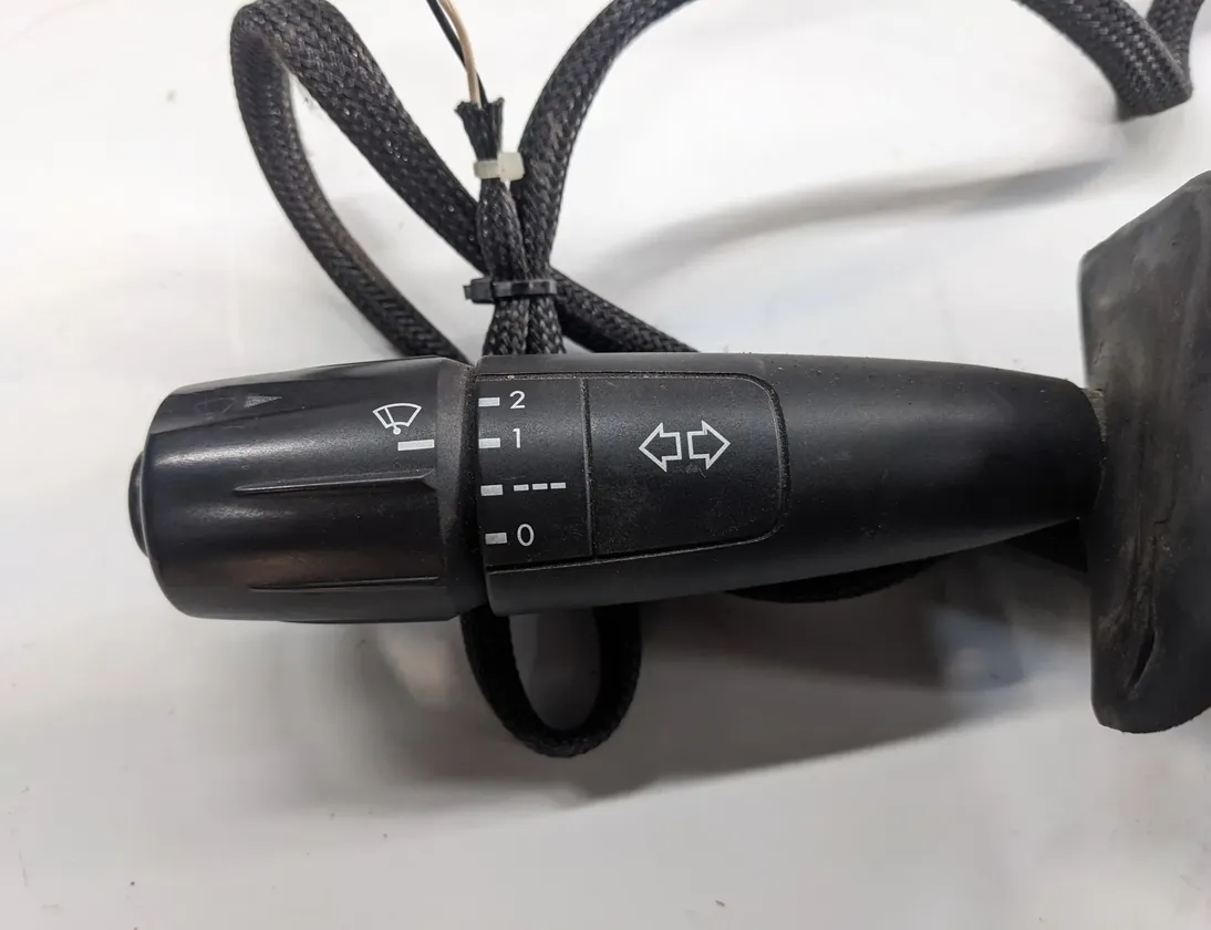 DAF XF 105 (2005-present) Pagrieziena rādītāja slēdzis 1811123,169248,Ip1173 33988430